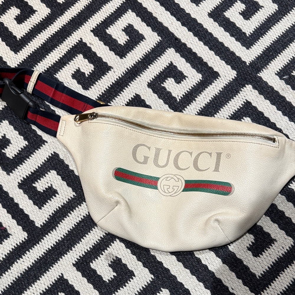 Authentic Gucci Bum Bag with Red and Green Stripe
